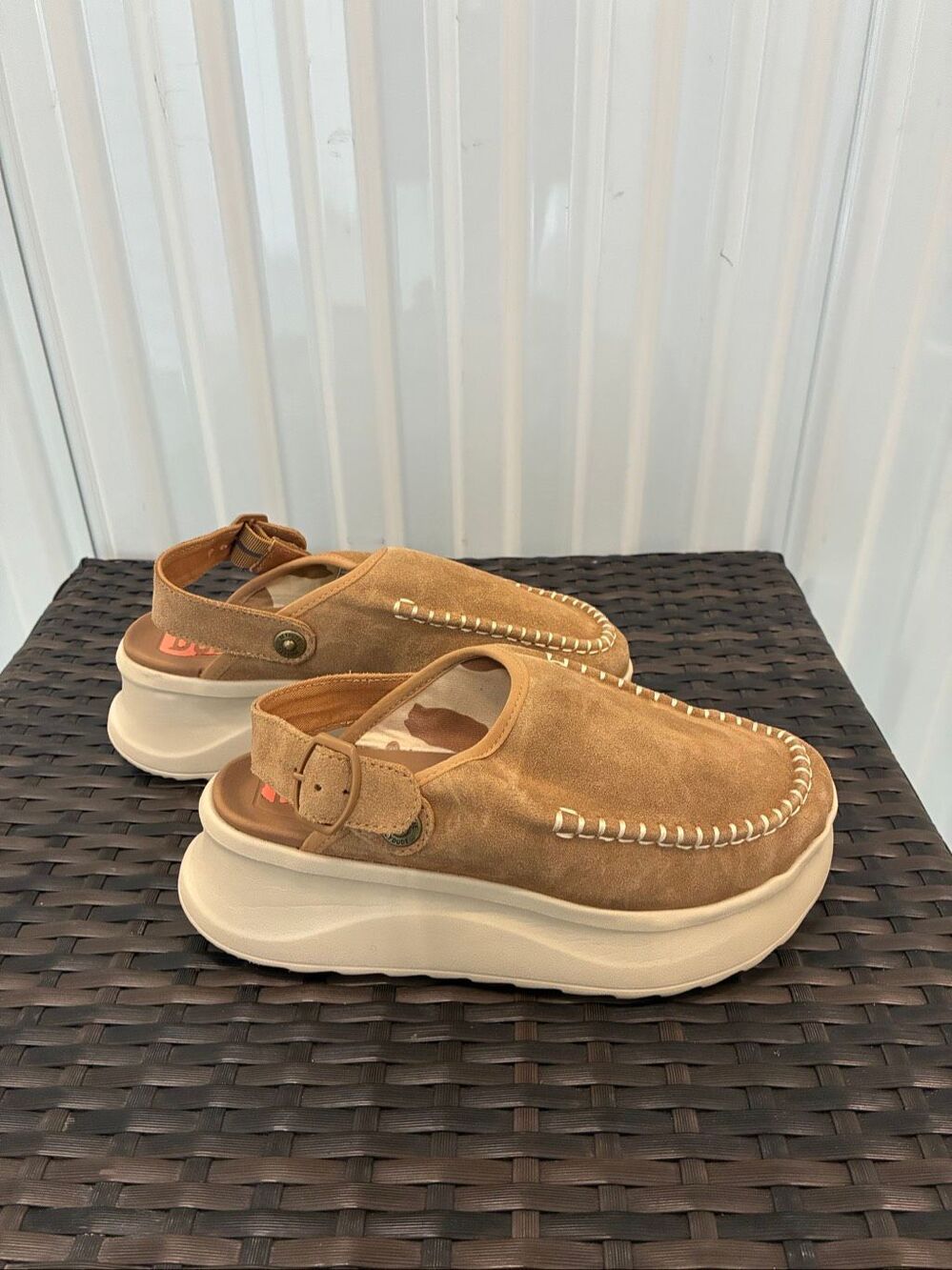 Hey Dudes Delray clogged suede shoes women’s size 8 ￼